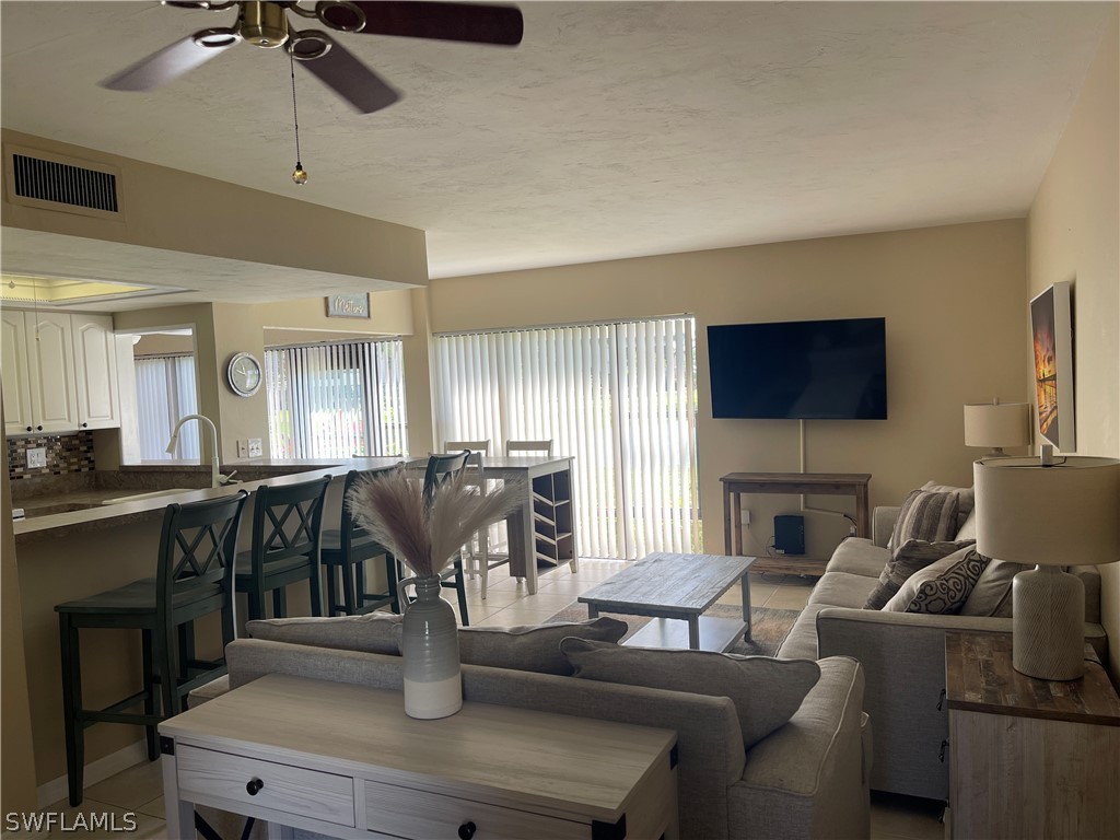 5550 Trailwinds Drive #615 Fort Myers FL 33907 224059101 image1