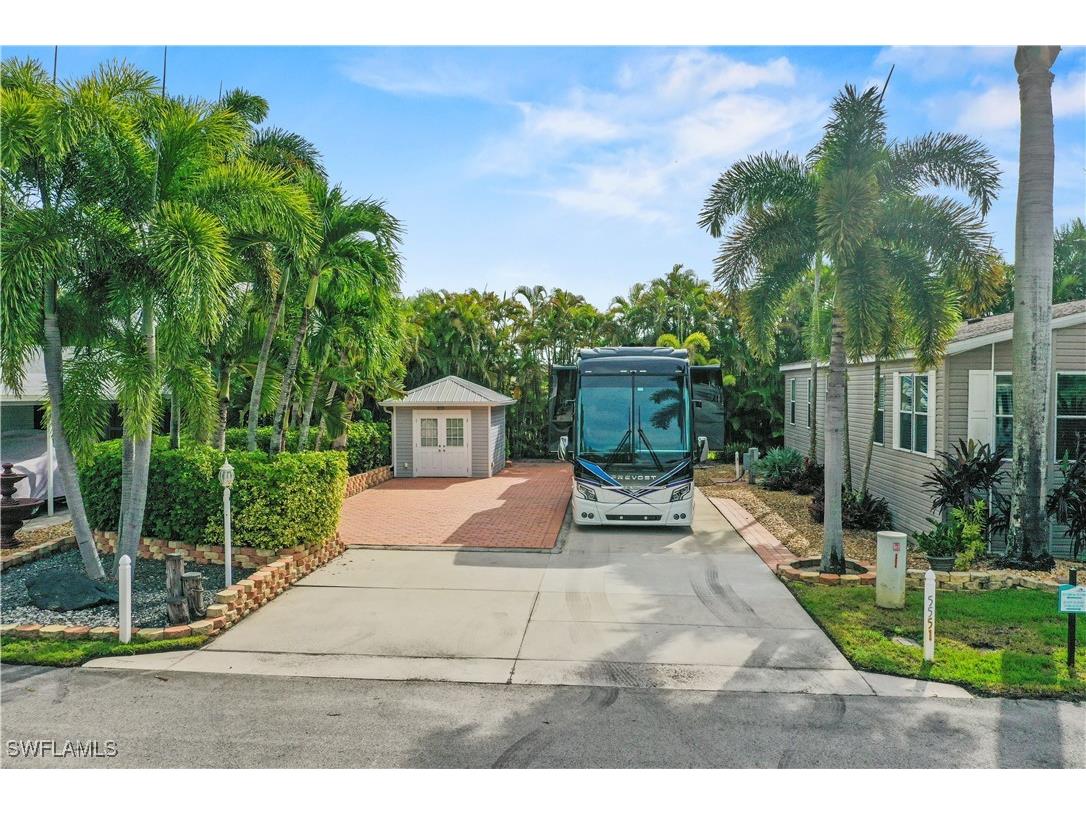 5551 Brightwood Drive Fort Myers FL 33905 225071839 image1