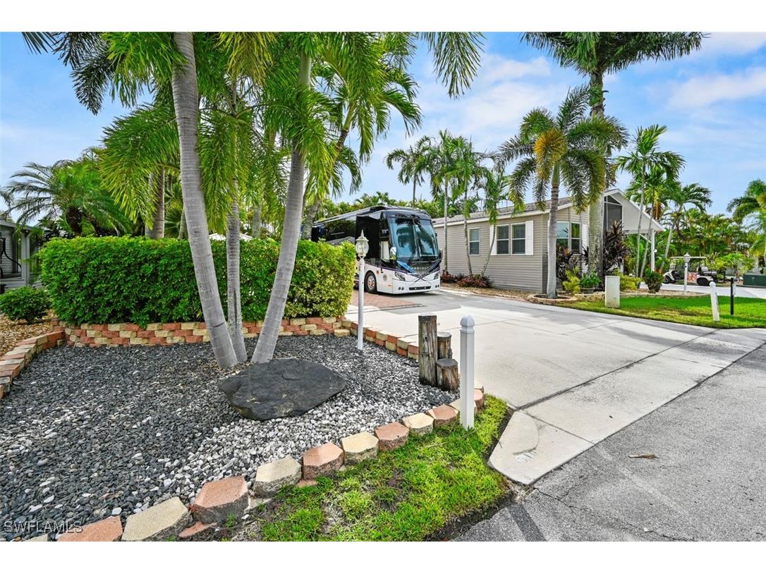 5551 Brightwood Drive Fort Myers FL 33905 225071839 image11