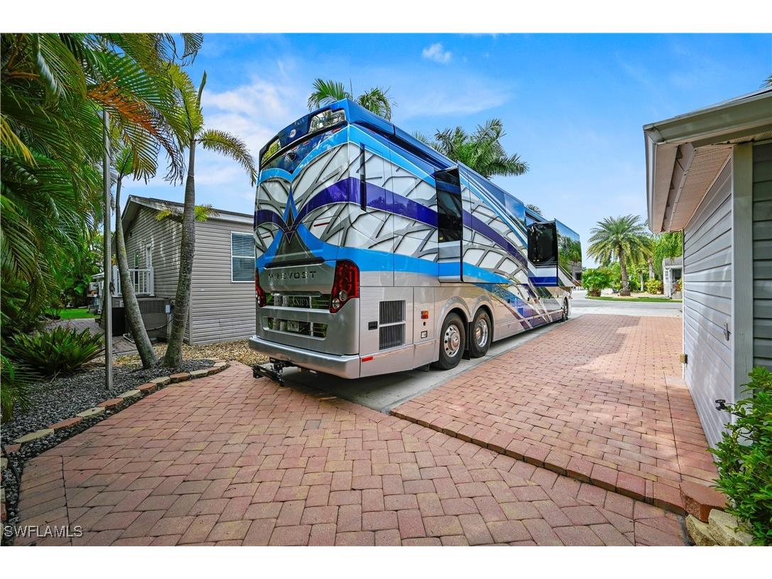 5551 Brightwood Drive Fort Myers FL 33905 225071839 image8