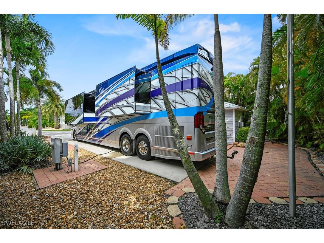 5551 Brightwood Drive Fort Myers FL 33905 225071839 image9