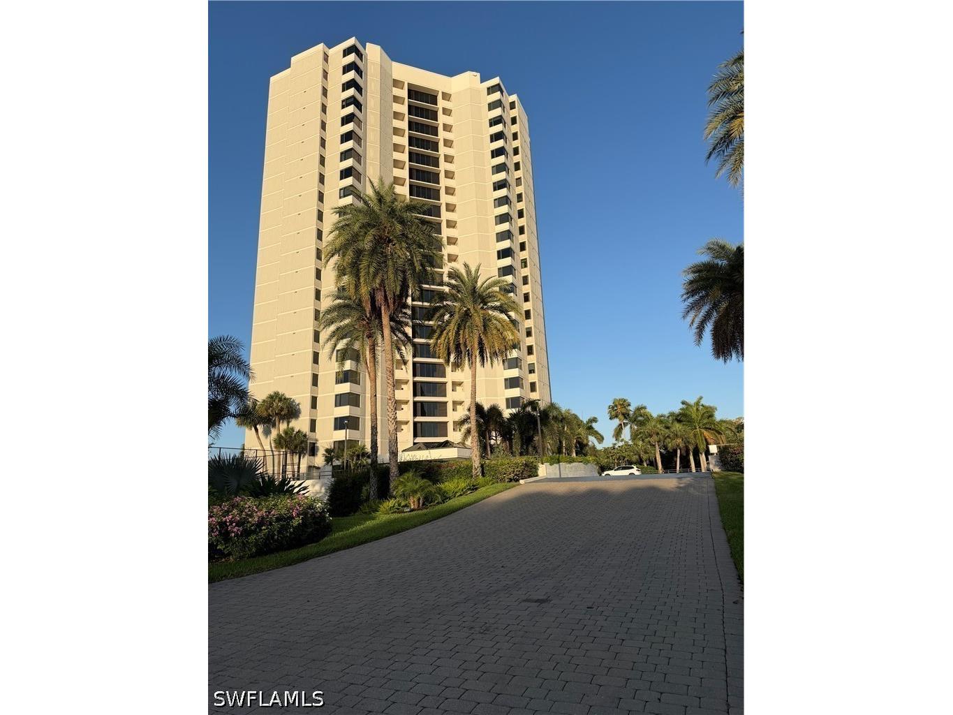 5555 Heron Point Drive #101 Naples FL 34108 226019039 image1