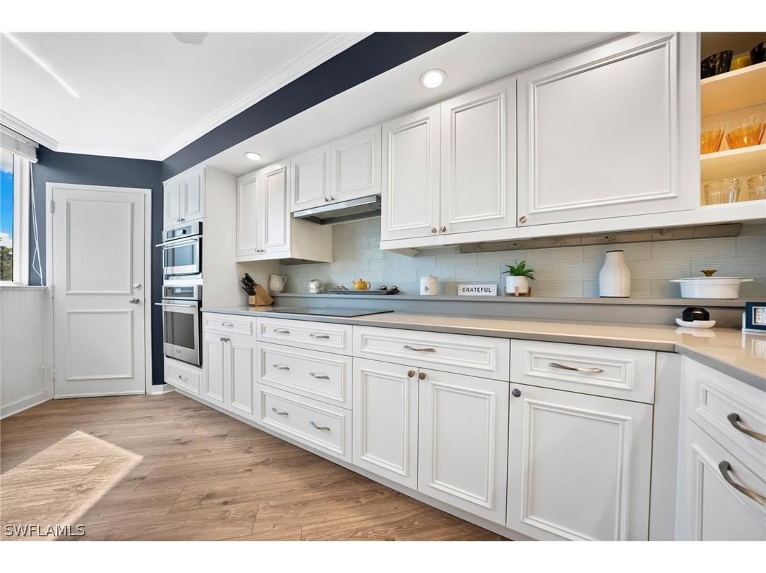 5555 Heron Point Drive #302 Naples FL 34108 226008629 image10