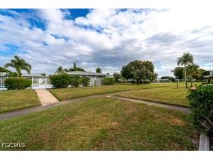 5559 Boynton Lane Fort Myers FL 33919 2025024456 image25