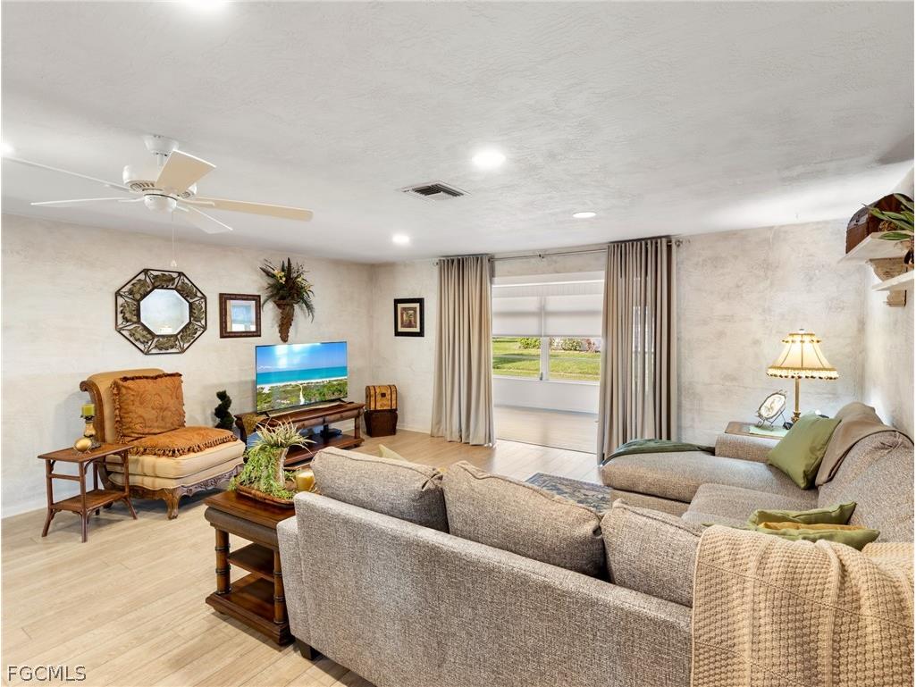 5560 Trellis Lane Fort Myers FL 33919 2026011475 image8