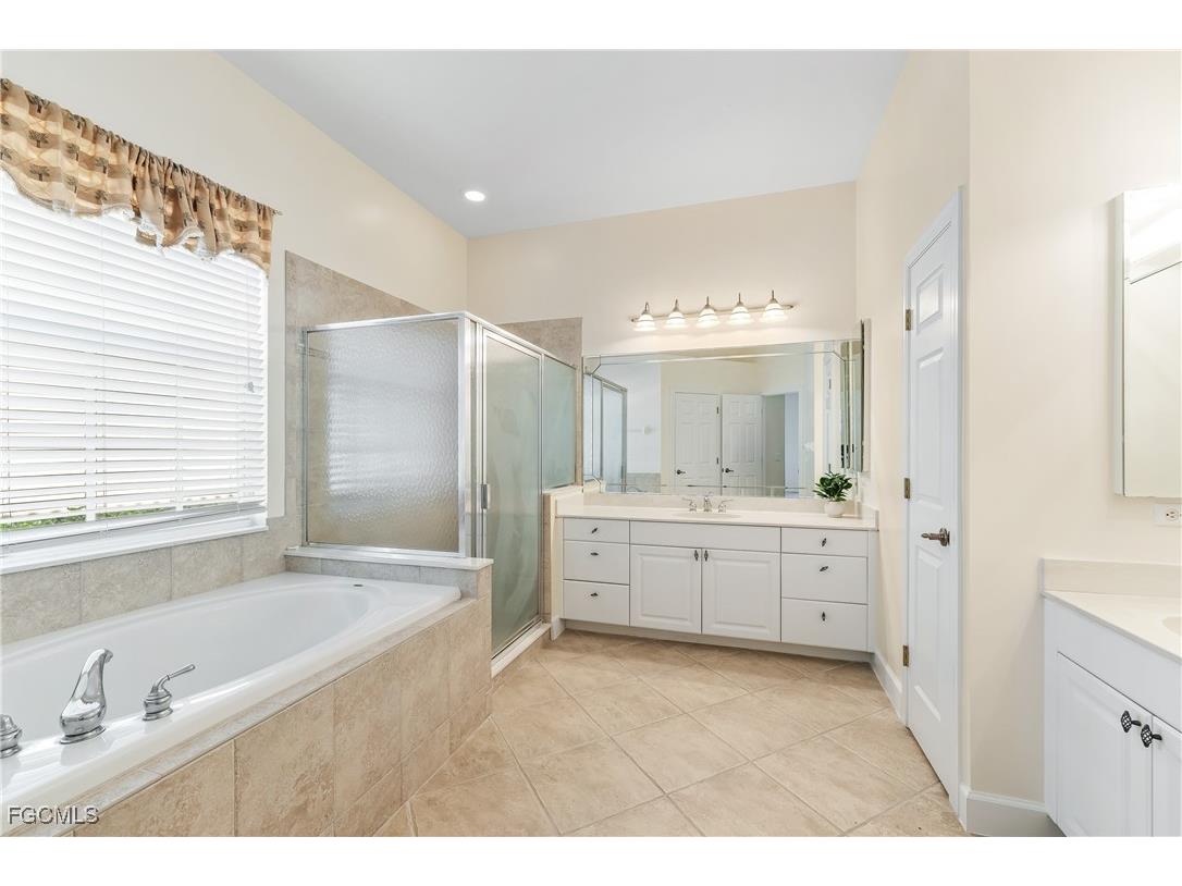 5562 Whispering Willow Way Fort Myers FL 33908 2025017090 image16