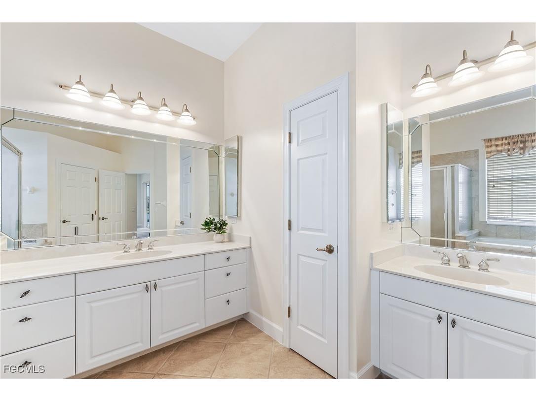 5562 Whispering Willow Way Fort Myers FL 33908 2025017090 image17