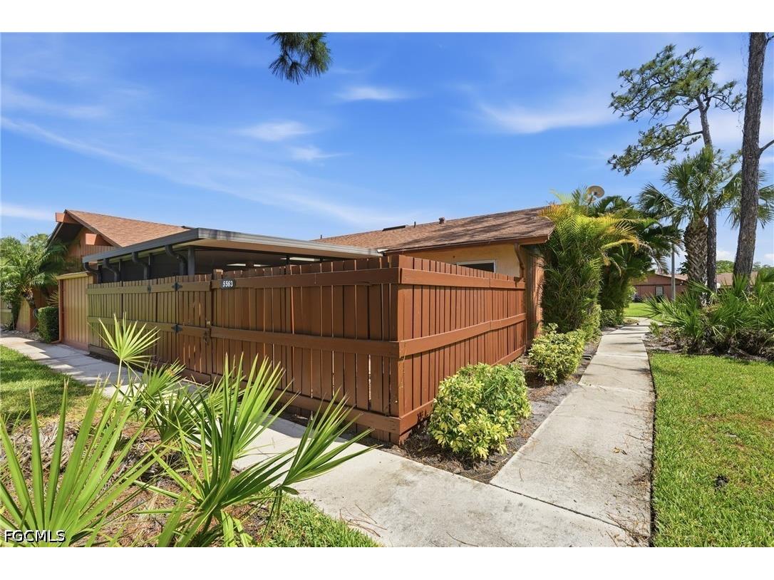 5563 Foxlake Drive North Fort Myers FL 33917 2026021227 image2