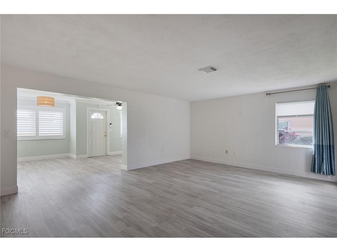 5573 Trellis Lane Fort Myers FL 33919 2025017307 image6