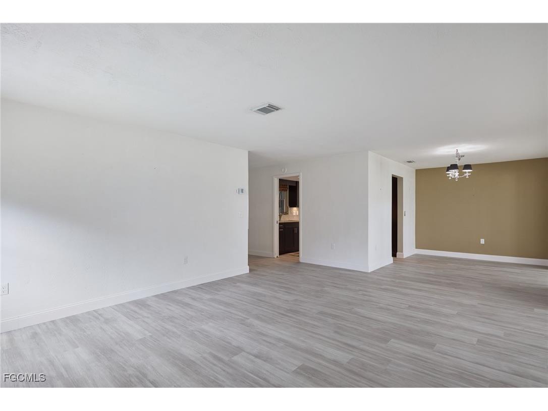 5573 Trellis Lane Fort Myers FL 33919 2025017307 image9