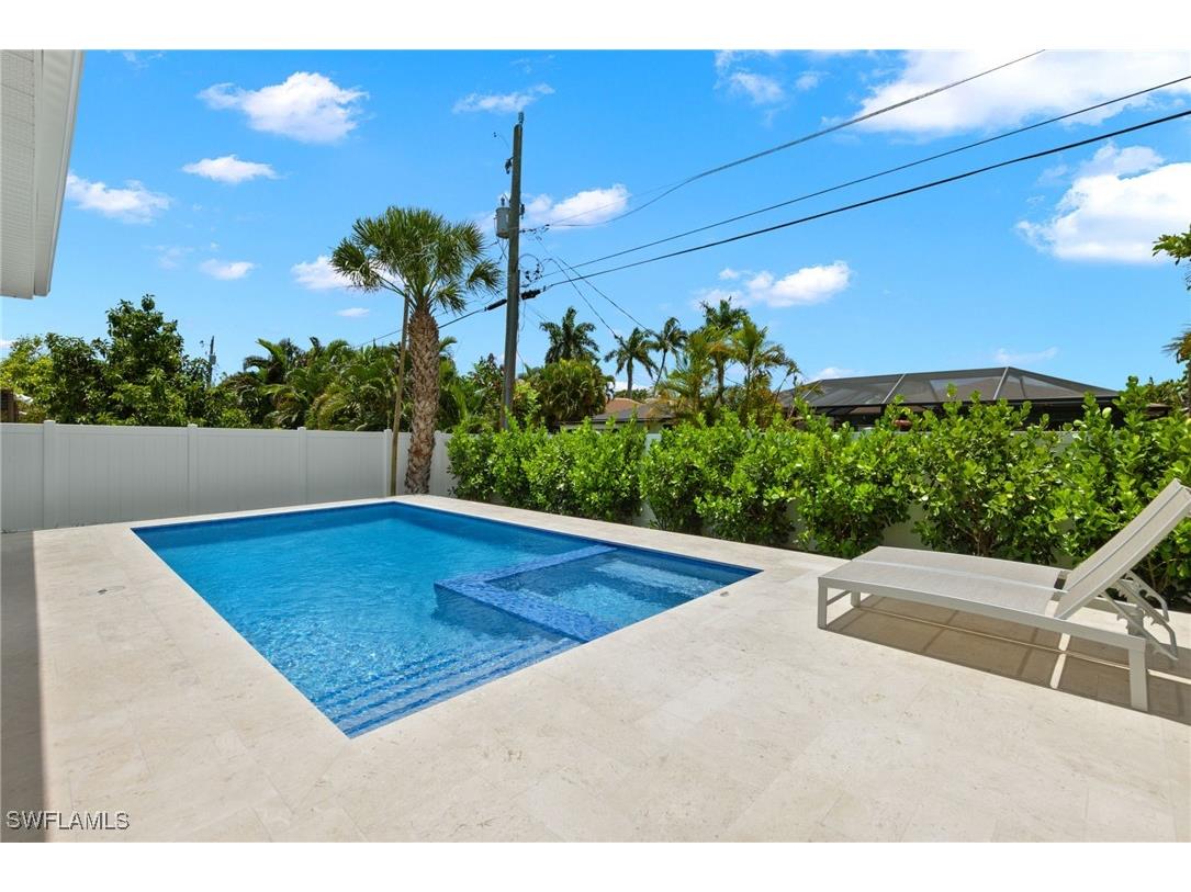 558 100th Avenue N Naples FL 34108 225068172 image24