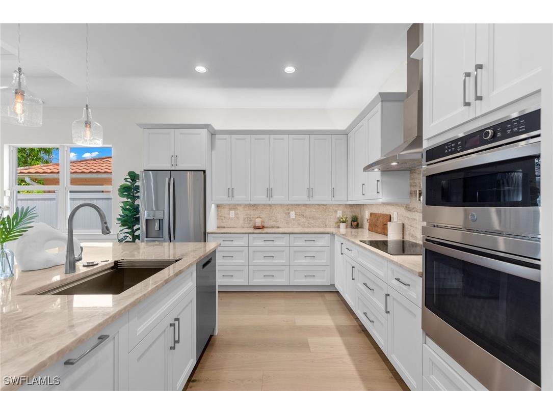 558 100th Avenue N Naples FL 34108 225068172 image8