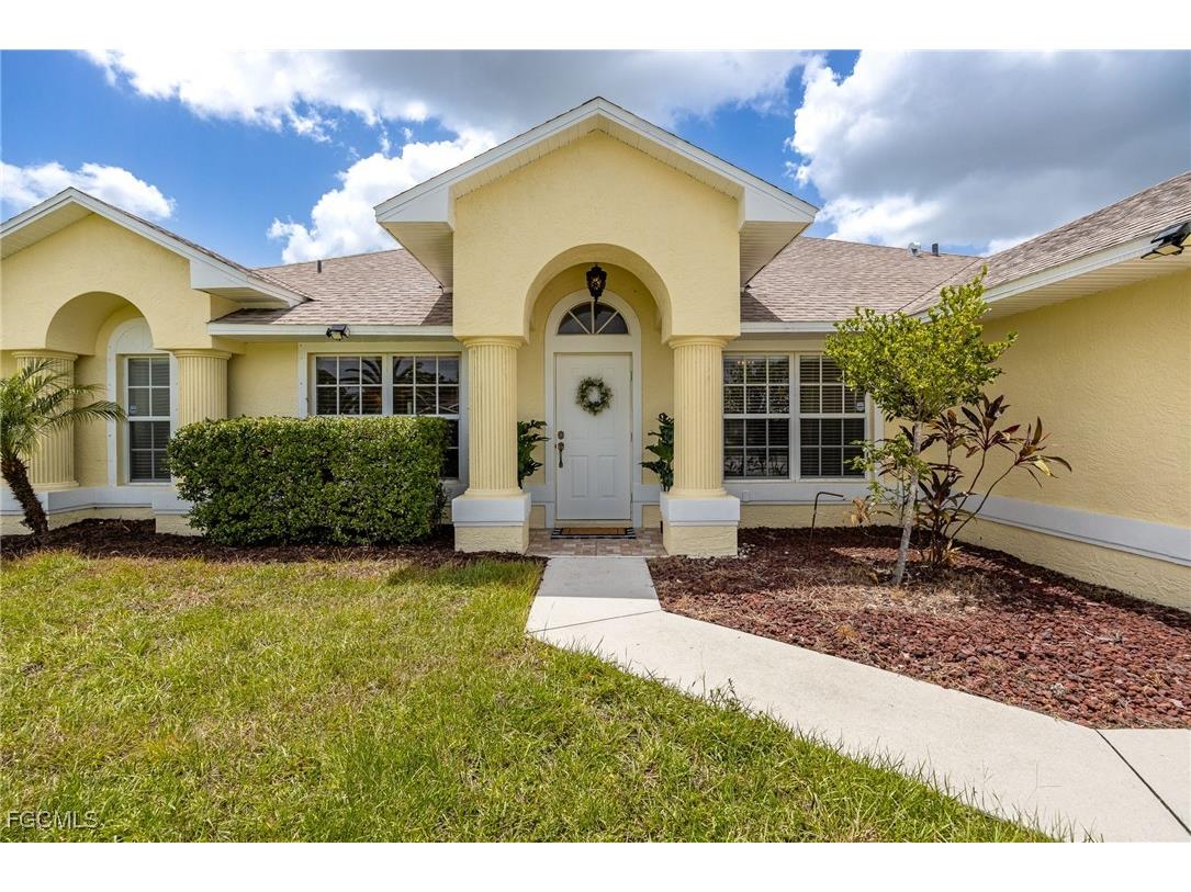 558 Charwood Avenue S Lehigh Acres FL 33974 2025003393 image1