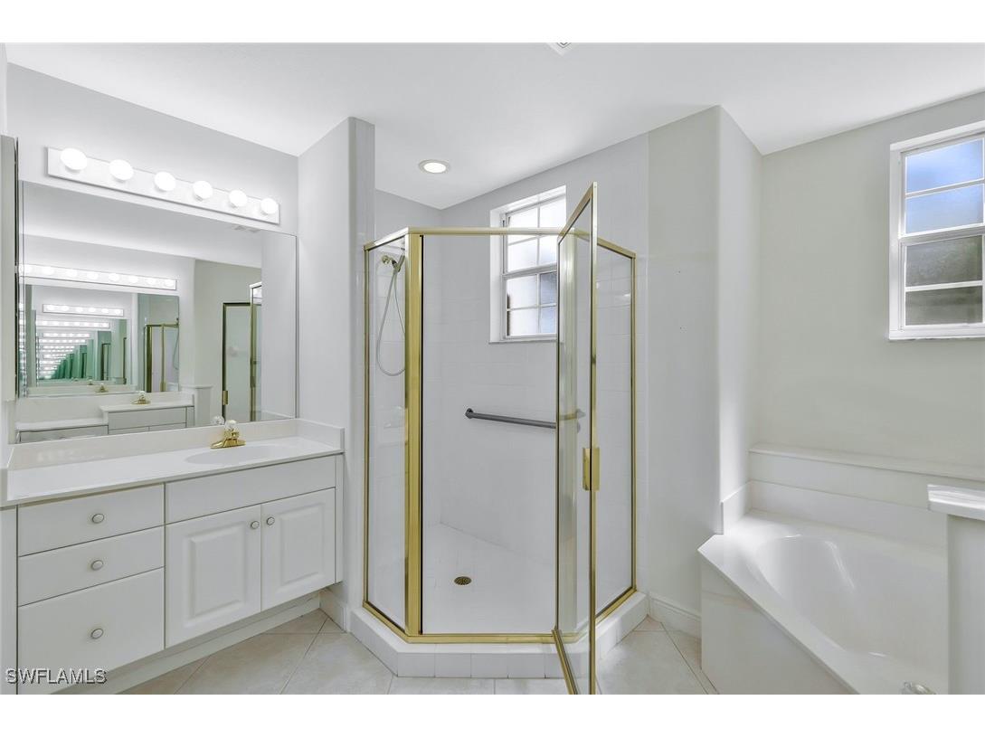 558 Vintage Reserve Lane #19B Naples FL 34119 225073852 image16