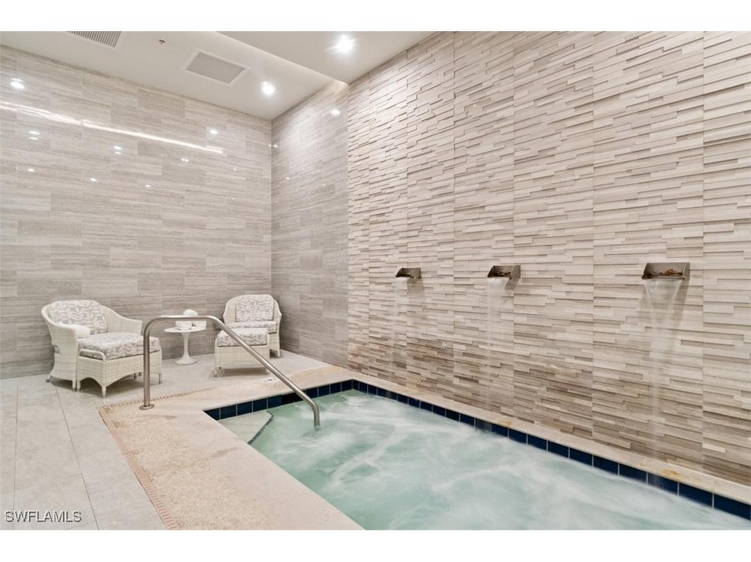 558 Vintage Reserve Lane #19B Naples FL 34119 225073852 image34