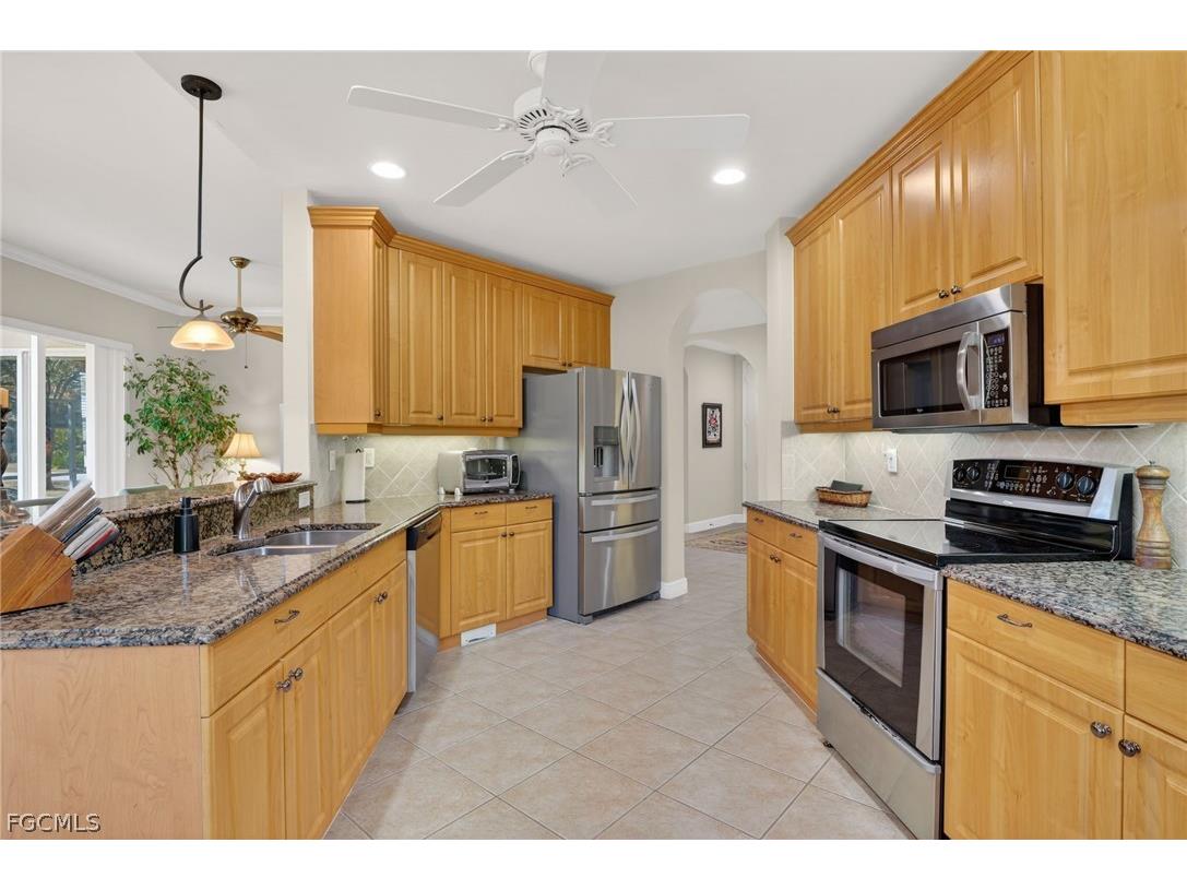 5581 Berkshire Drive #101 Fort Myers FL 33912 2026009920 image1