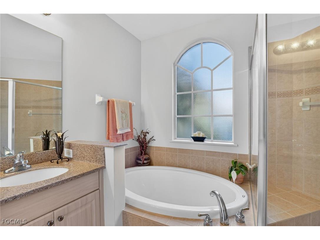 5581 Berkshire Drive #101 Fort Myers FL 33912 2026009920 image21