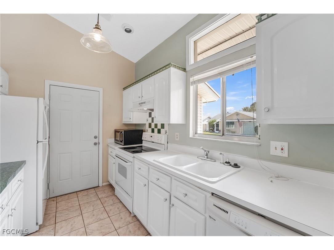 5581 Longleaf Drive North Fort Myers FL 33917 2026002479 image3