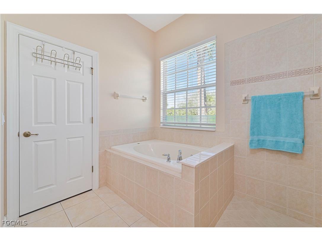 5582 Whispering Willow Way Fort Myers FL 33908 2026010608 image22