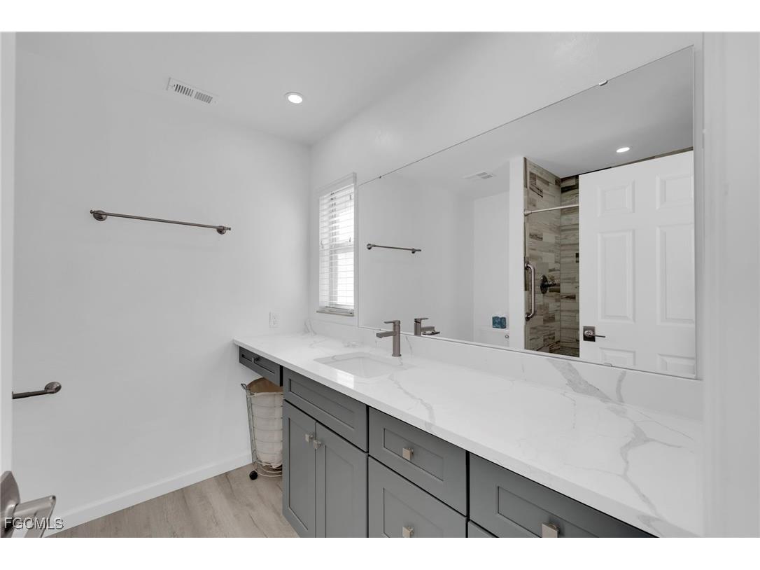 5584 Buring Court Fort Myers FL 33919 2025018346 image19