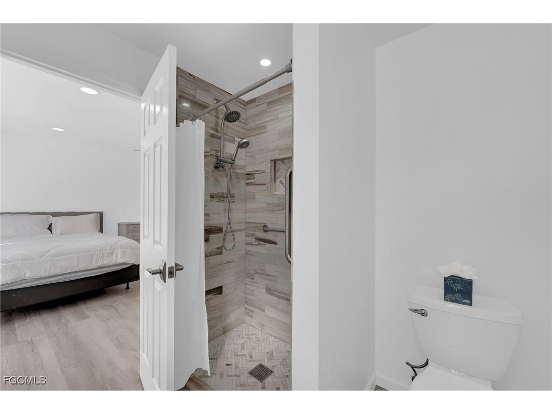 5584 Buring Court Fort Myers FL 33919 2025018346 image21