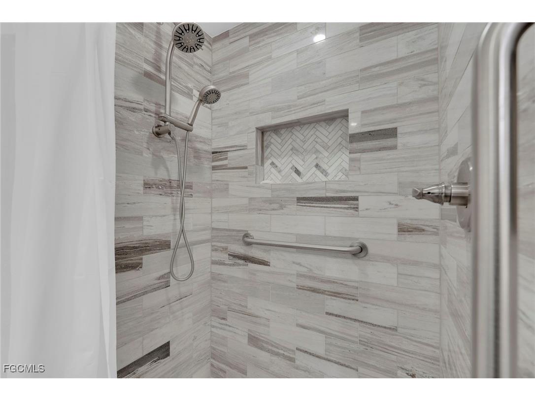 5584 Buring Court Fort Myers FL 33919 2025018346 image22