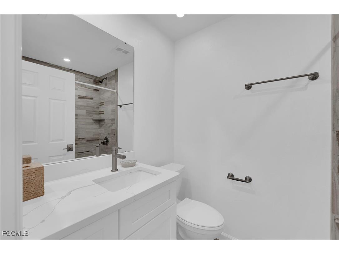 5584 Buring Court Fort Myers FL 33919 2025018346 image25