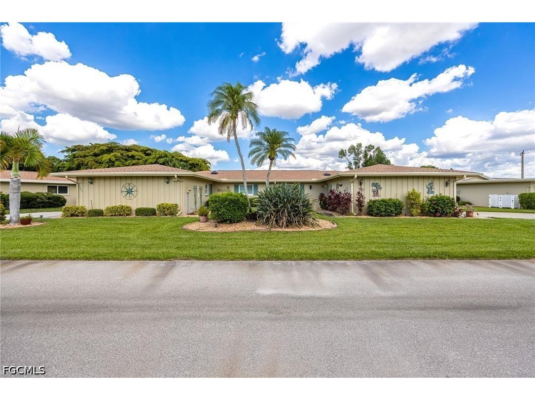5585 Hamlet Lane Fort Myers FL 33919 2026026220 image2
