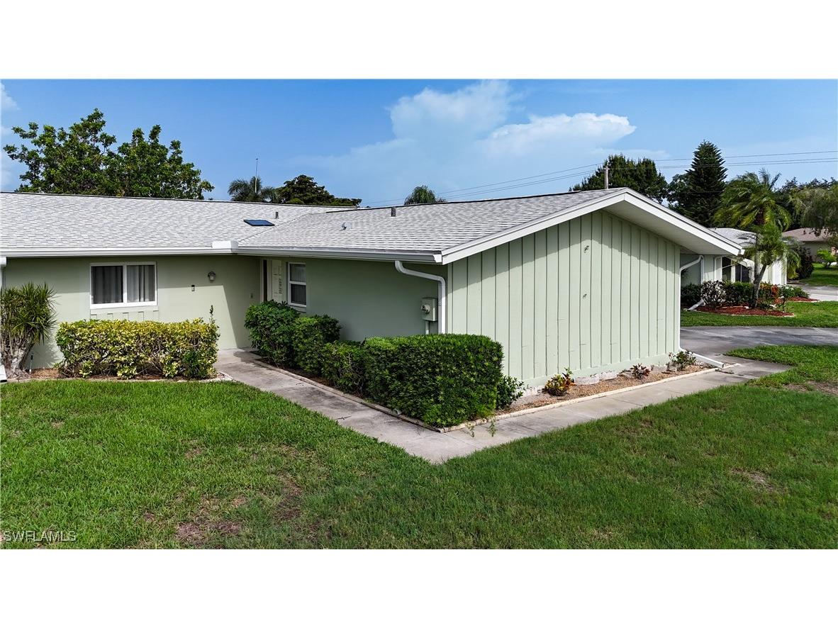 5585 Pendlewood Lane Fort Myers FL 33919 225059611 image1