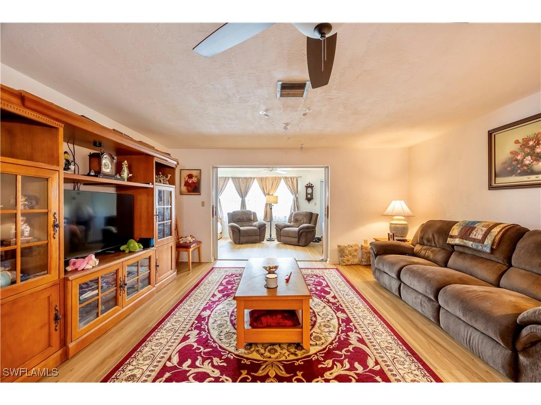 5585 Pendlewood Lane Fort Myers FL 33919 225059611 image14