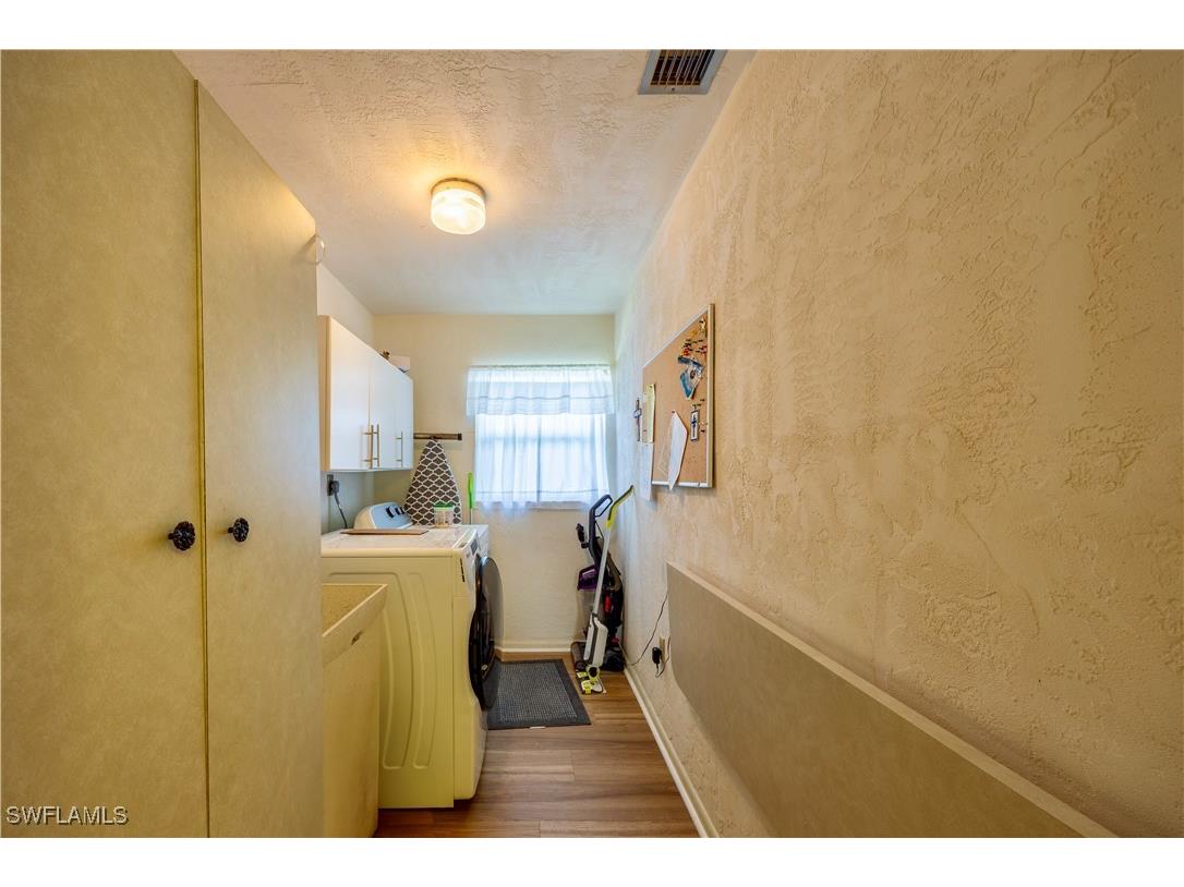 5585 Pendlewood Lane Fort Myers FL 33919 225059611 image7