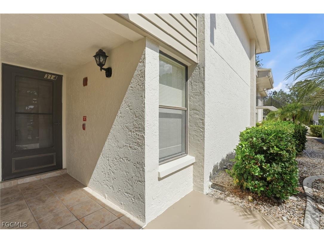 5585 Trailwinds Drive #314 Fort Myers FL 33907 2026011845 image4