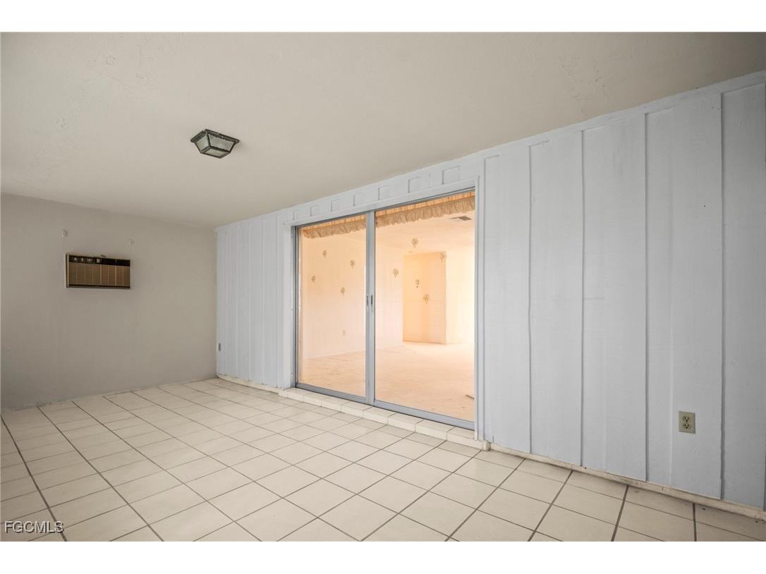 5586 Pendlewood Lane Fort Myers FL 33919 2025006177 image10