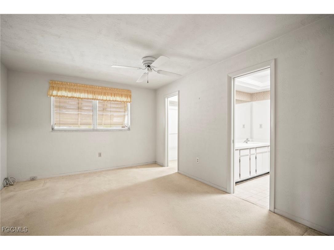 5586 Pendlewood Lane Fort Myers FL 33919 2025006177 image11