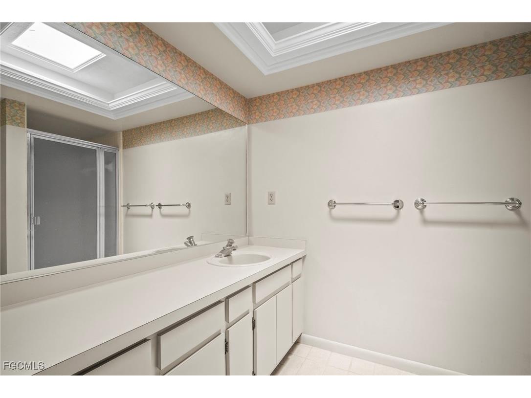 5586 Pendlewood Lane Fort Myers FL 33919 2025006177 image14