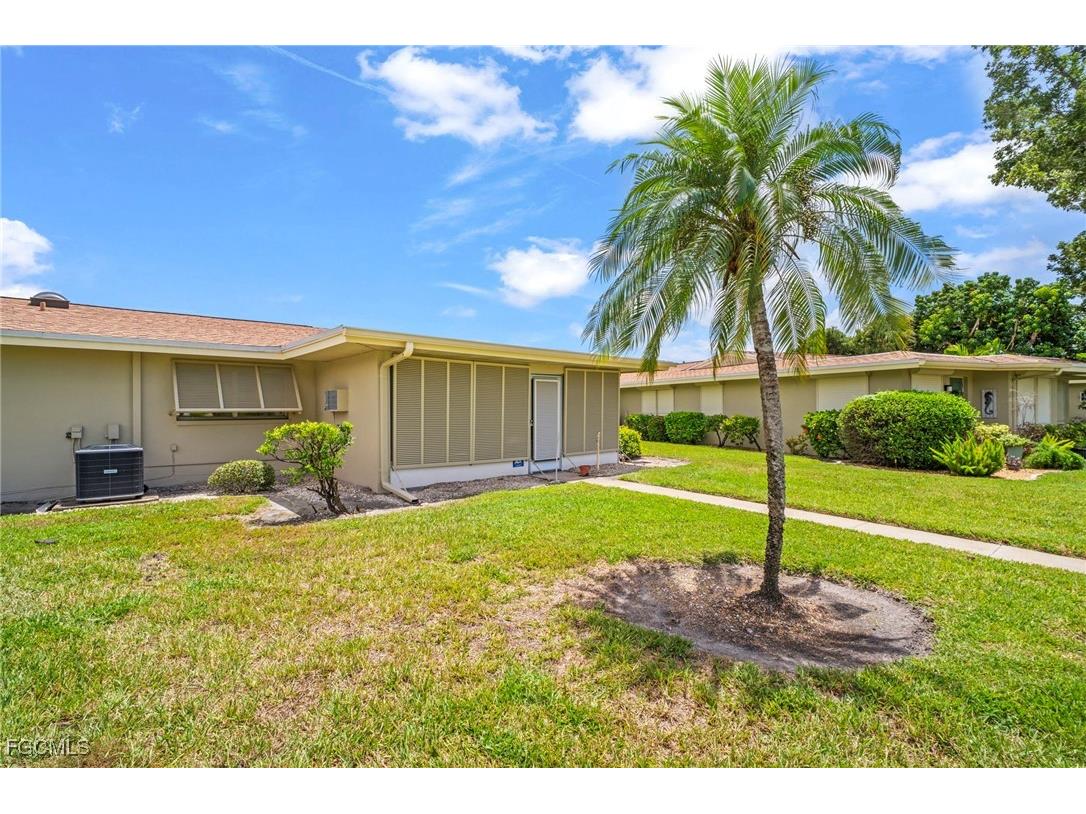 5586 Pendlewood Lane Fort Myers FL 33919 2025006177 image19