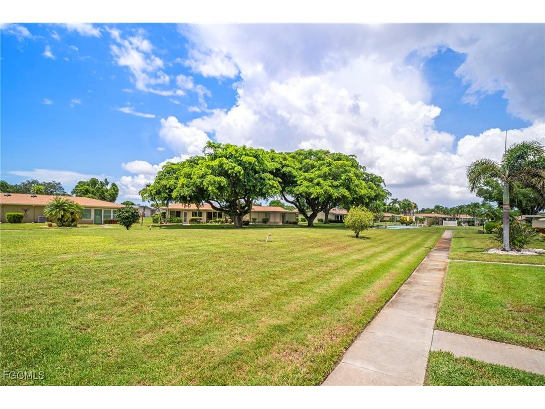 5586 Pendlewood Lane Fort Myers FL 33919 2025006177 image21