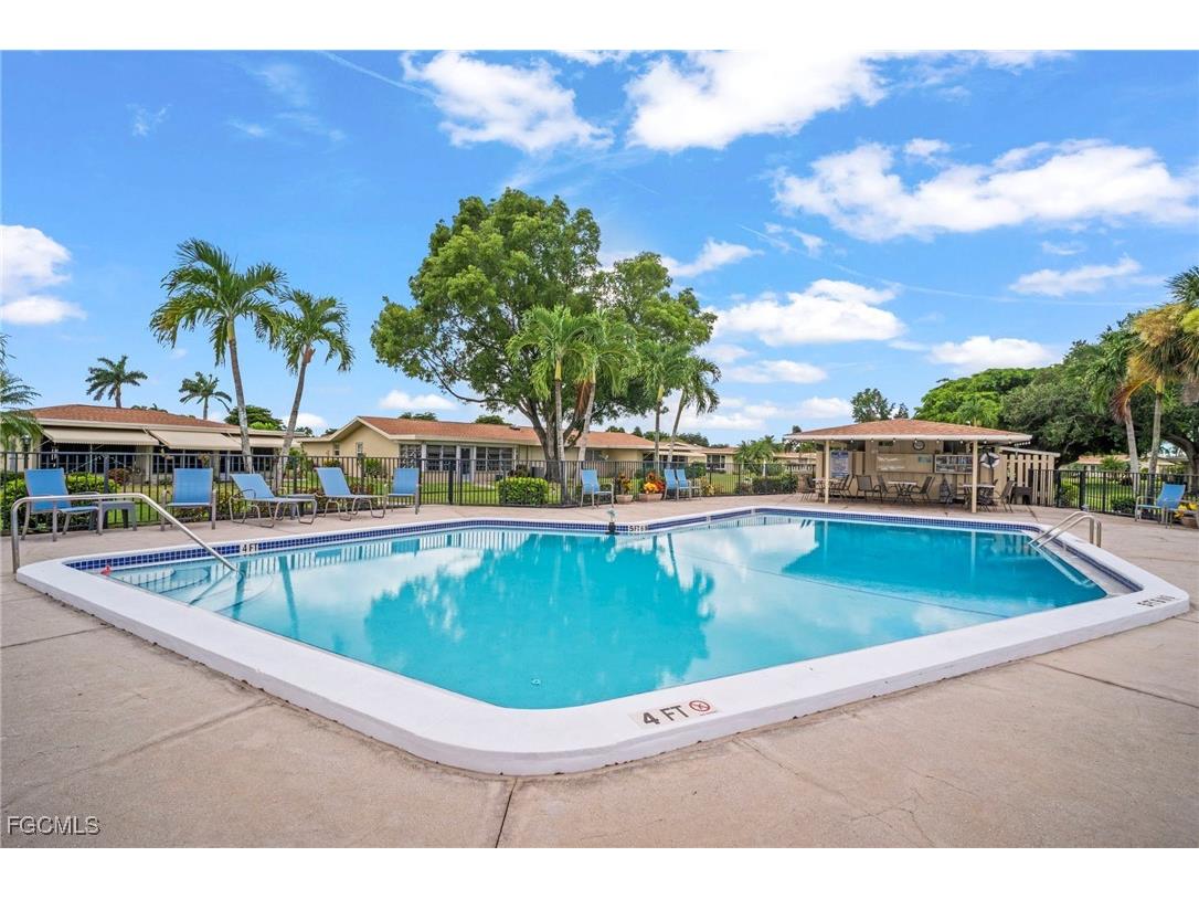 5586 Pendlewood Lane Fort Myers FL 33919 2025006177 image3