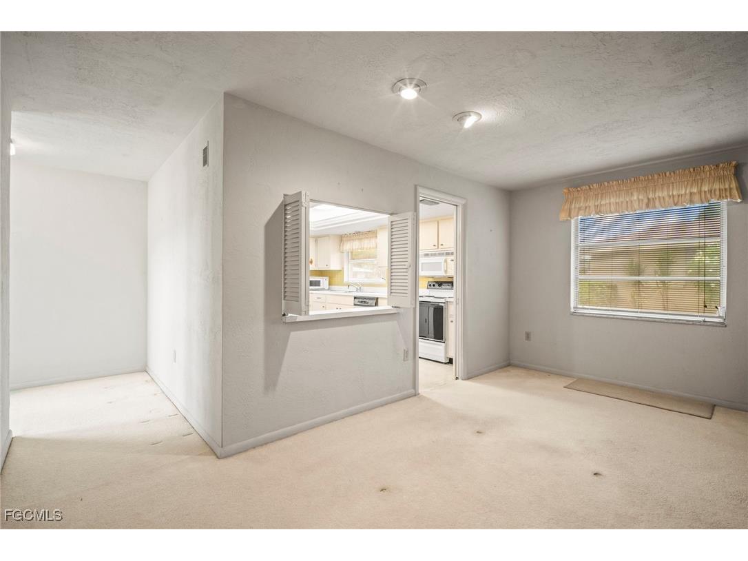 5586 Pendlewood Lane Fort Myers FL 33919 2025006177 image6