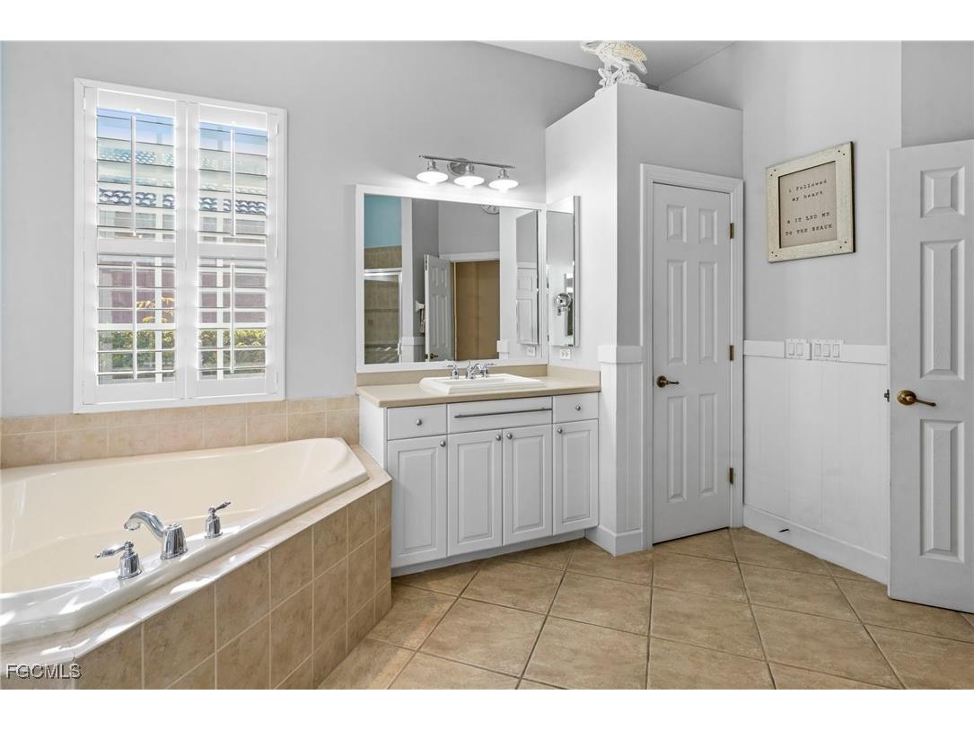 5589 Whispering Willow Way Fort Myers FL 33908 225036703 image28