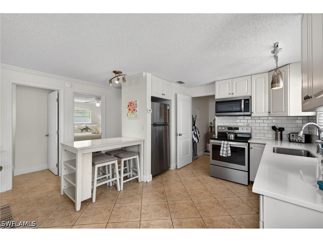 559 105th Avenue N Naples FL 34108 226020914 image7