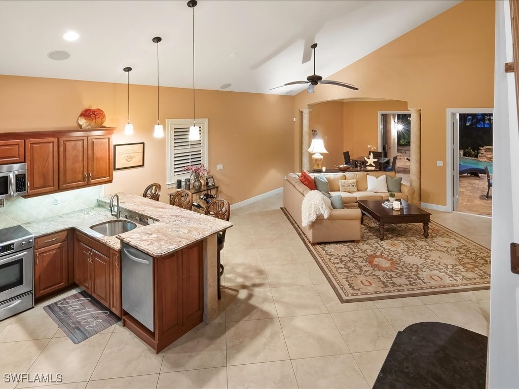 559 93rd Avenue N Naples FL 34108 225059767 image18