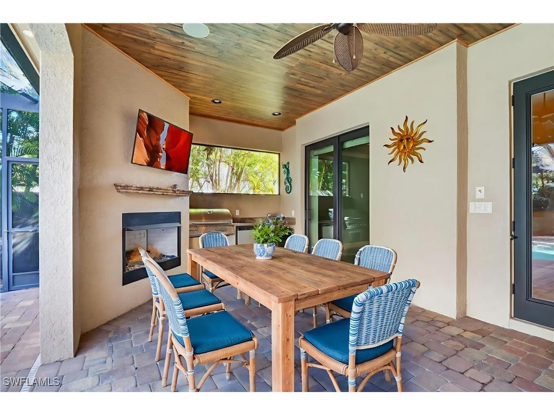 559 93rd Avenue N Naples FL 34108 226001369 image2