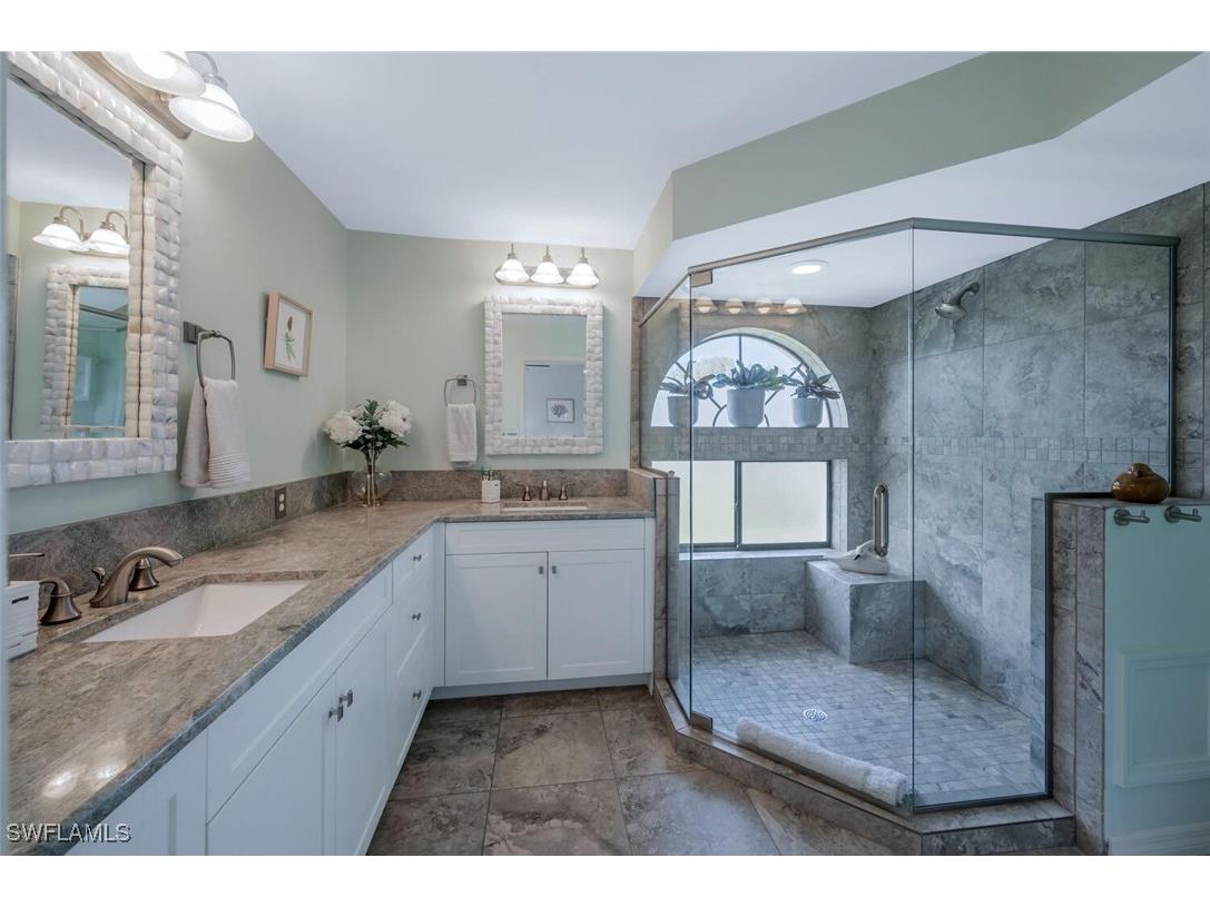 559 Beachwalk Circle #U202 Naples FL 34108 225082408 image1