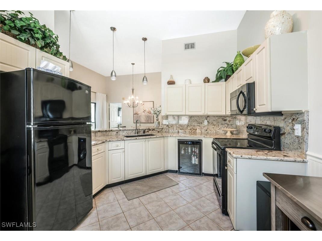 559 Beachwalk Circle #U202 Naples FL 34108 225082408 image10