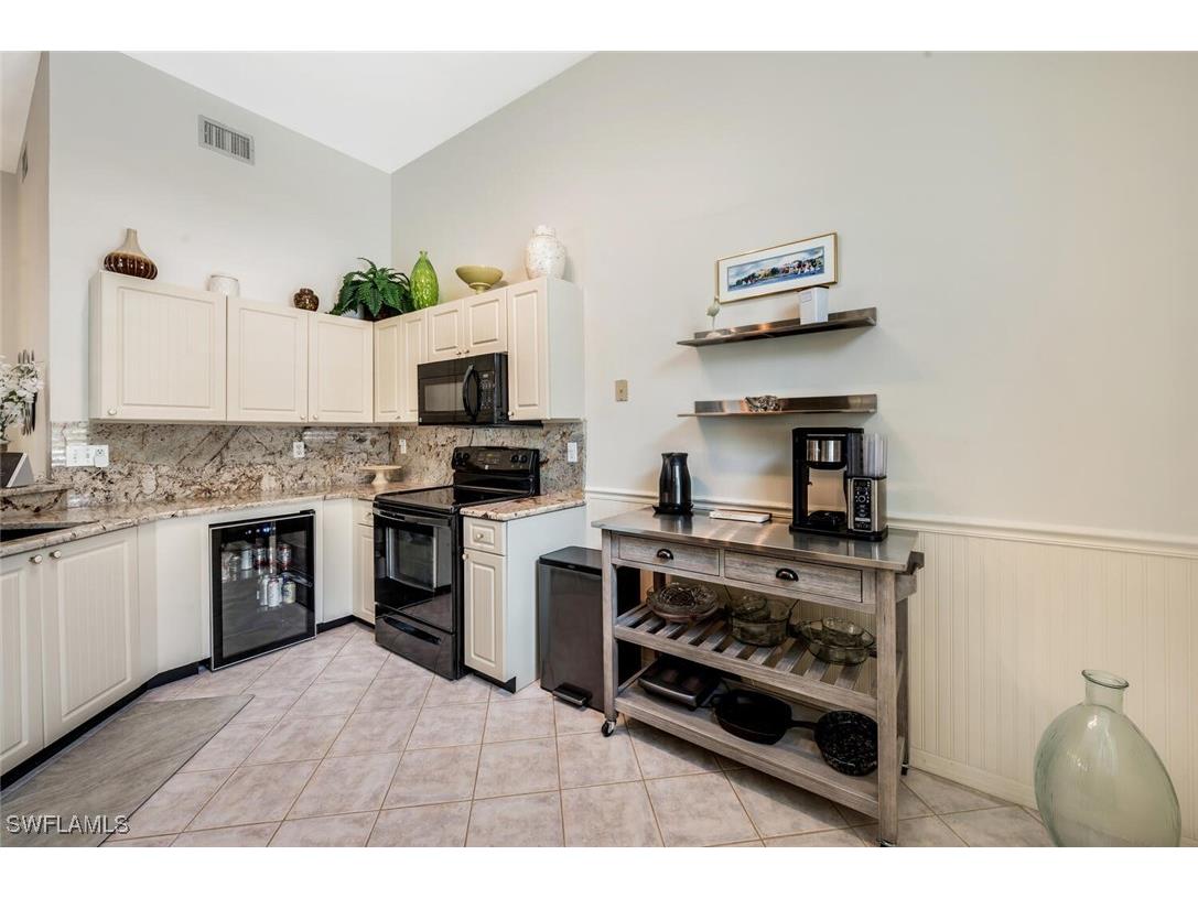 559 Beachwalk Circle #U202 Naples FL 34108 225082408 image11