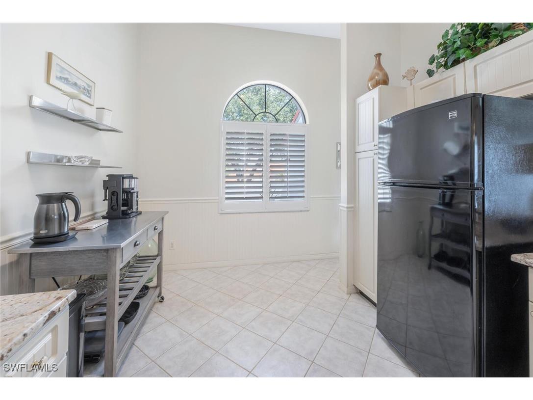 559 Beachwalk Circle #U202 Naples FL 34108 225082408 image13