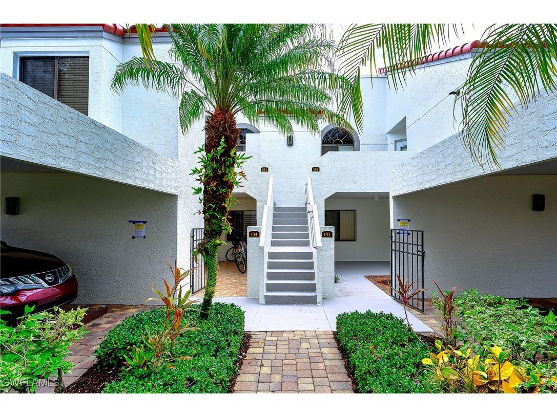 559 Beachwalk Circle #U204 Naples FL 34108 225068847 image1