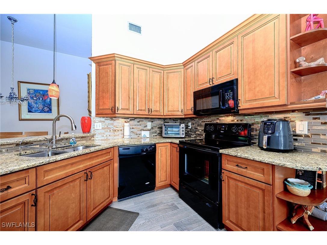 559 Beachwalk Circle #U204 Naples FL 34108 225068847 image11