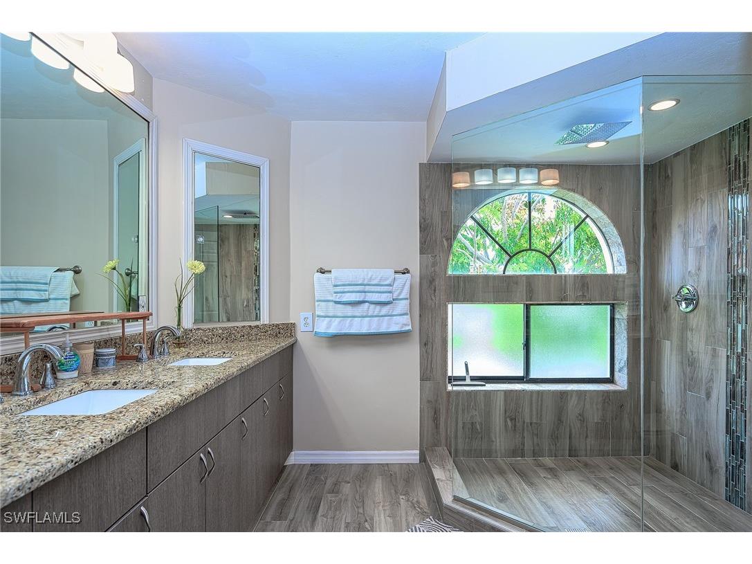 559 Beachwalk Circle #U204 Naples FL 34108 225068847 image17